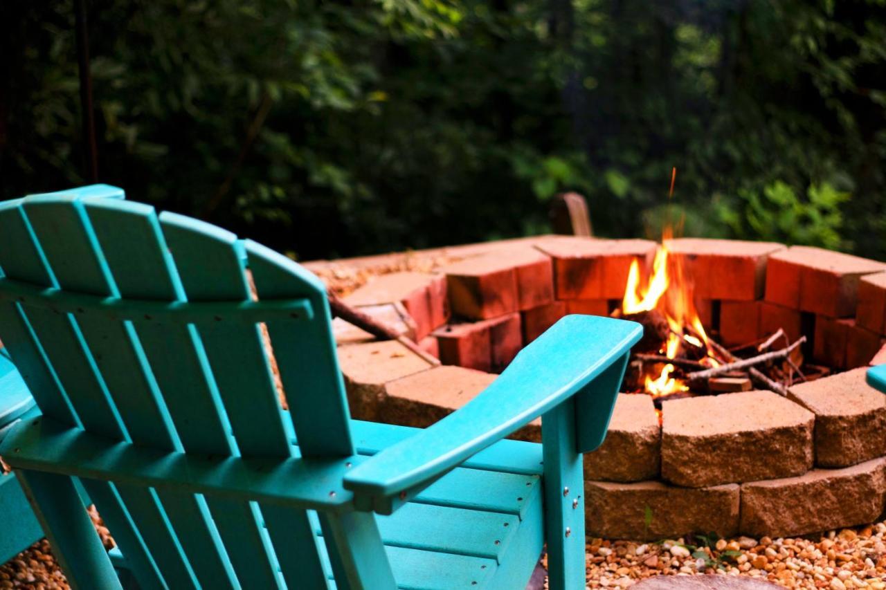 Cozy Cabin Retreat - Hot Tub, Fireplace & Fire Pit Blue Ridge Dış mekan fotoğraf