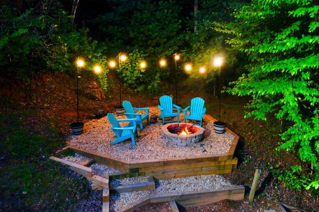 Cozy Cabin Retreat - Hot Tub, Fireplace & Fire Pit Blue Ridge Dış mekan fotoğraf